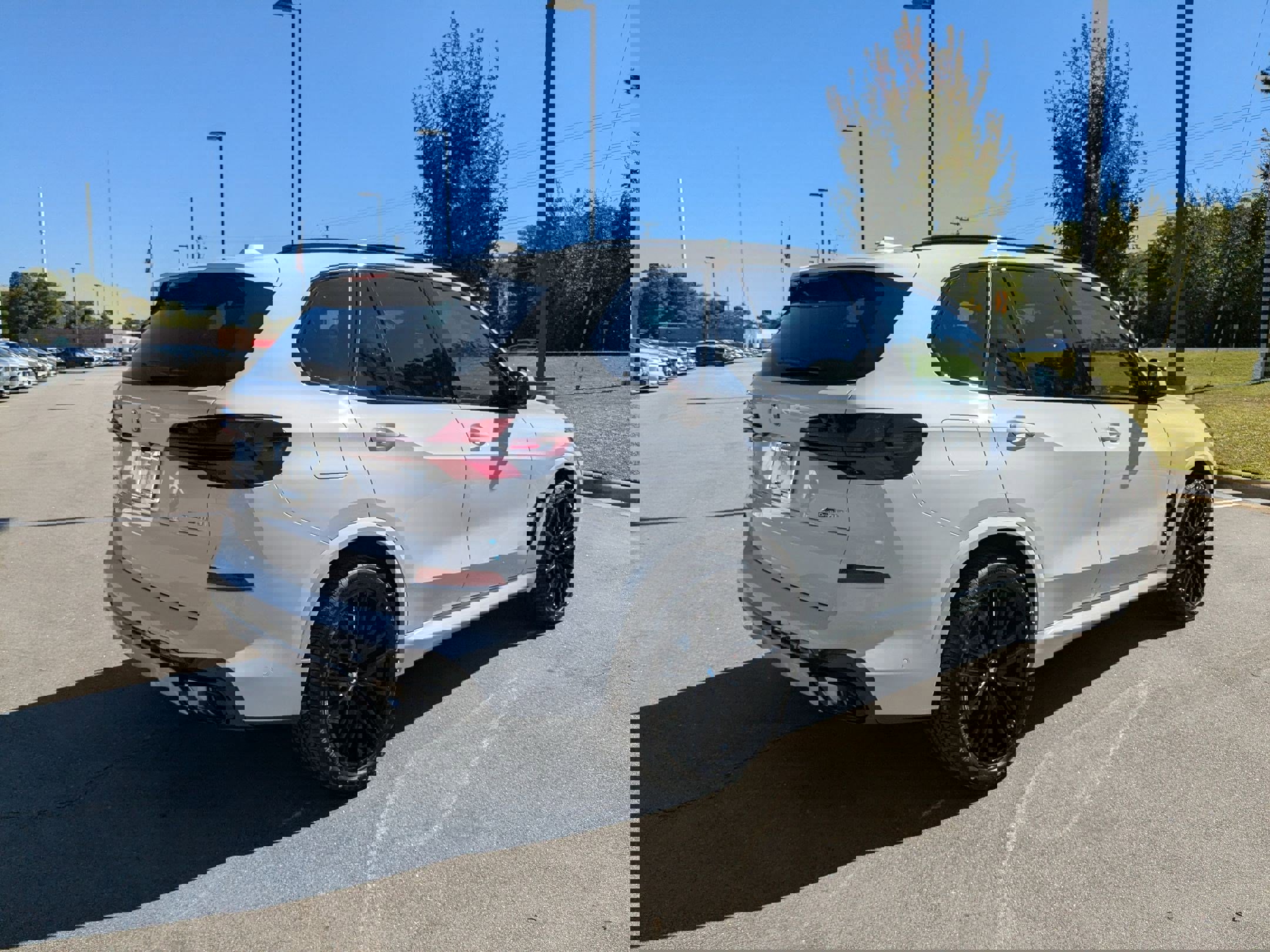 New 2026 BMW X5 xDrive40i w/ M Sport Package image 3