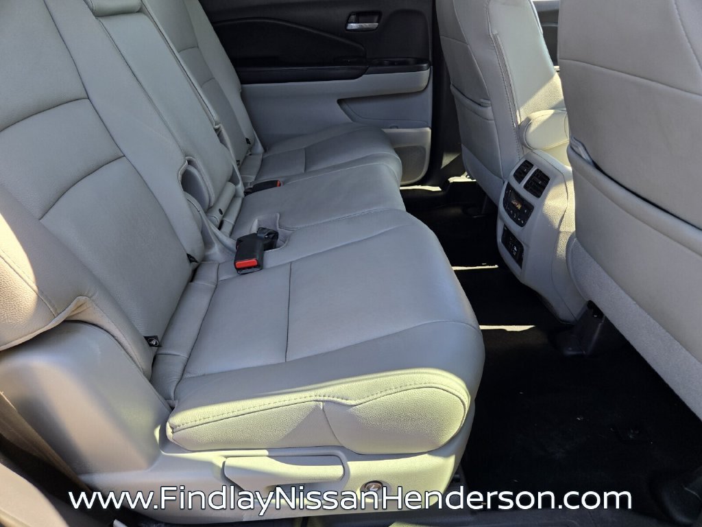 Used 2019 Honda Pilot Touring image 16