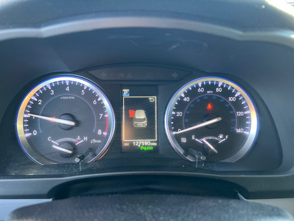 Used 2017 Toyota Highlander Limited AWD/4WD image 33