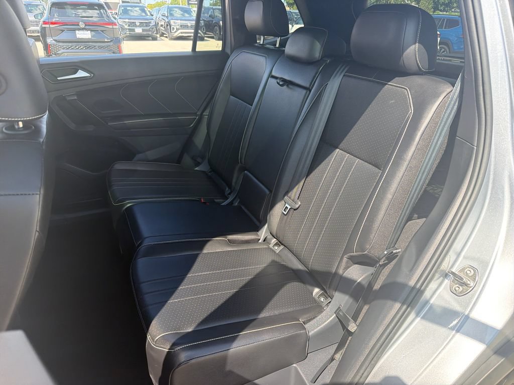 Certified 2024 Volkswagen Tiguan SE R-Line AWD/4WD image 22