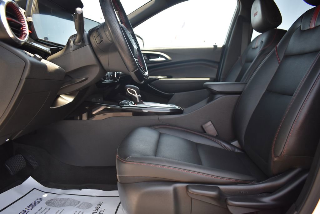 Used 2024 Chevrolet Trax RS w/ Sunroof Package FWD image 4