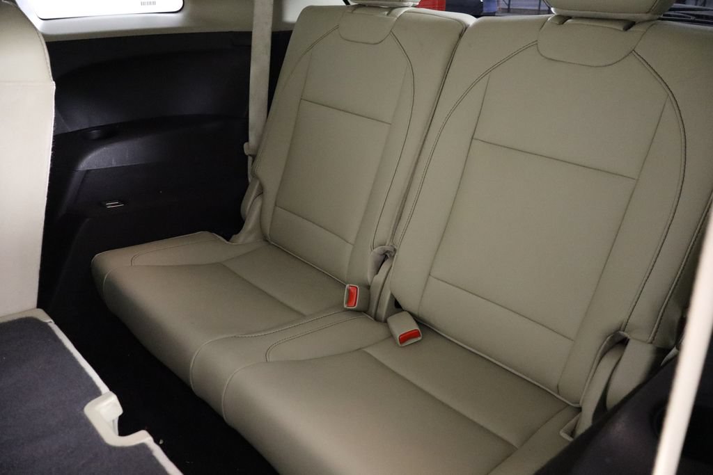 Used 2019 Acura MDX w/ Technology Package AWD/4WD image 16