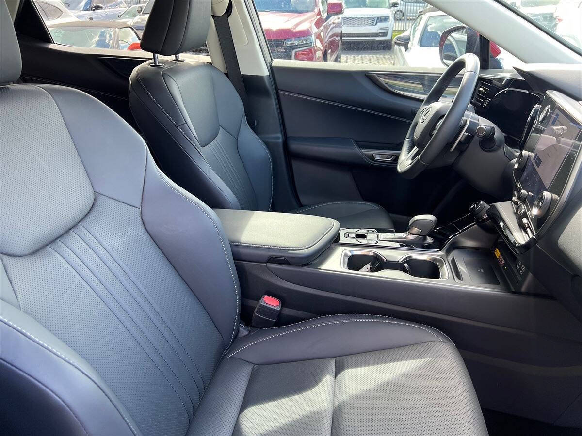 Used 2023 Lexus NX 350 AWD image 9