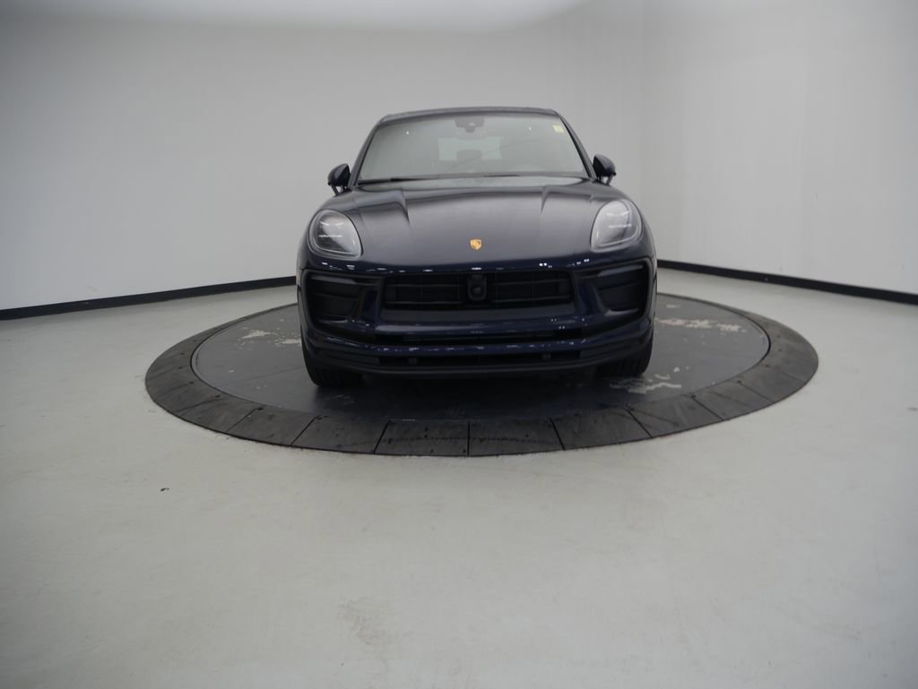 Certified 2023 Porsche Macan image 10