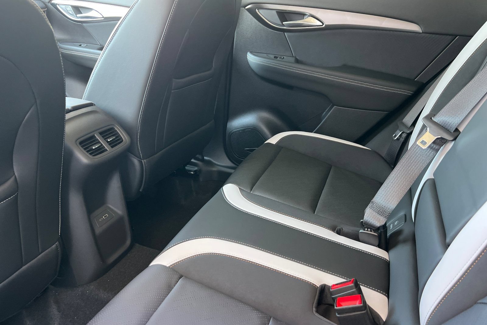 New 2026 Buick Envision Sport Touring AWD/4WD image 9