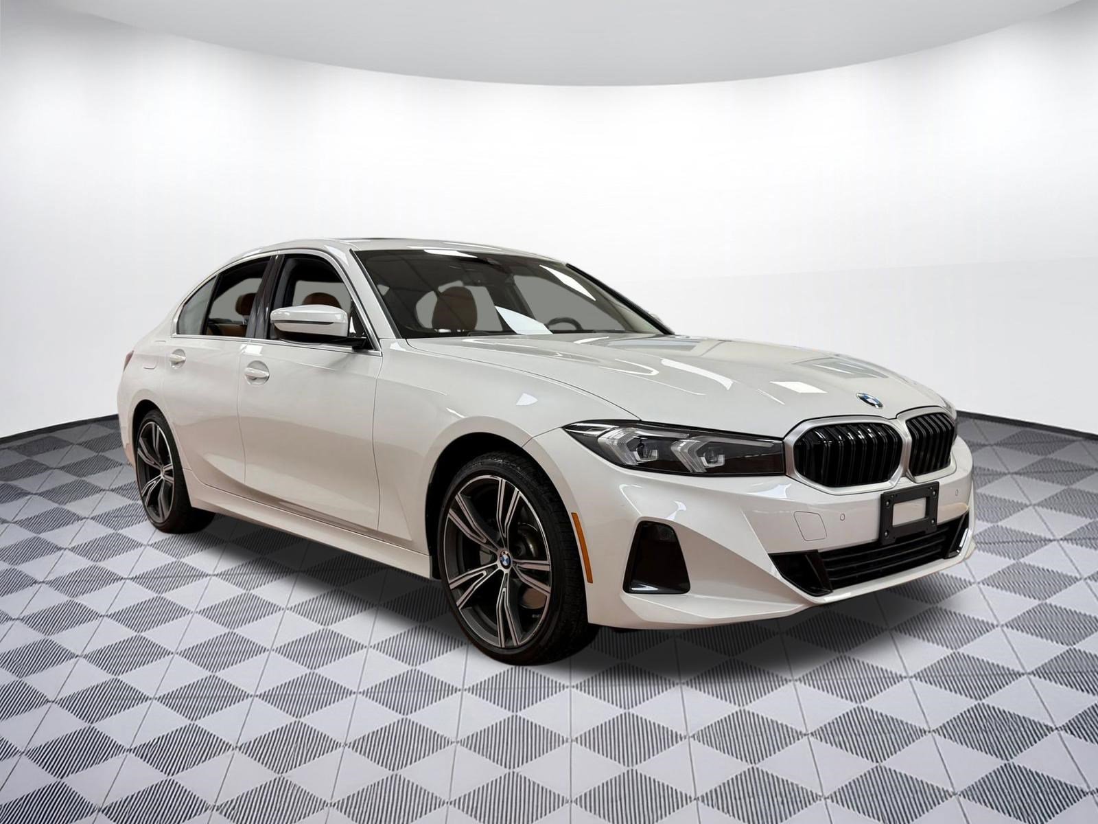 Certified 2023 BMW 330i xDrive Sedan w/ Driving Assistance Package image 7