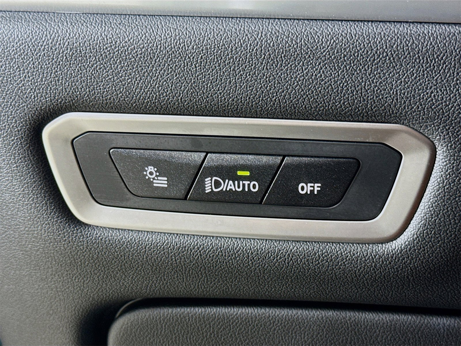 Used 2025 BMW X7 M60i image 10