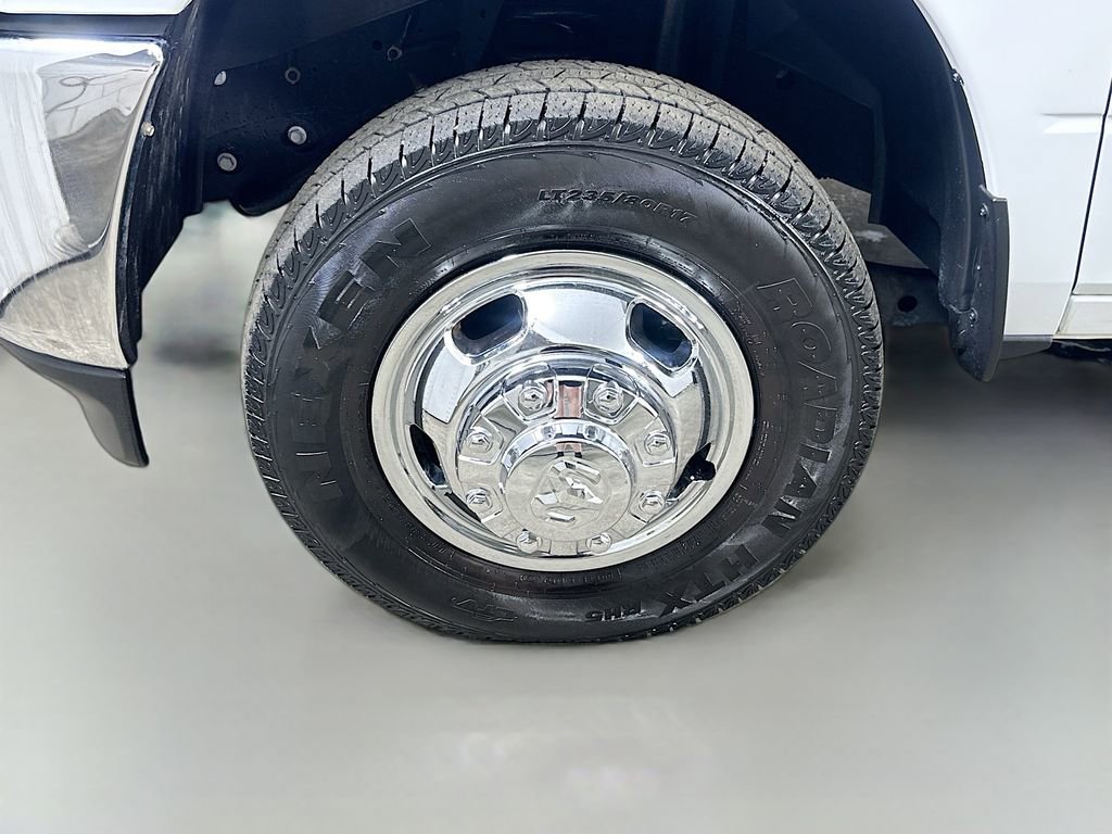 Used 2024 RAM 3500 Tradesman w/ Chrome Appearance Group image 8