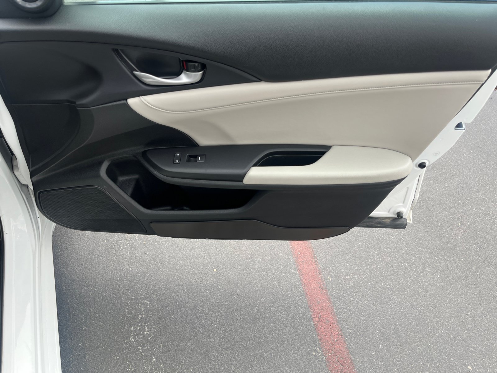 Used 2019 Honda Insight Touring image 27