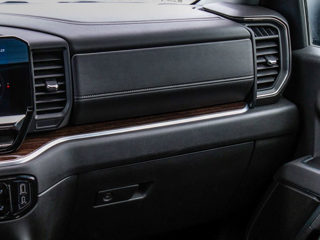 Used 2025 GMC Sierra 1500 Elevation AWD/4WD image 17