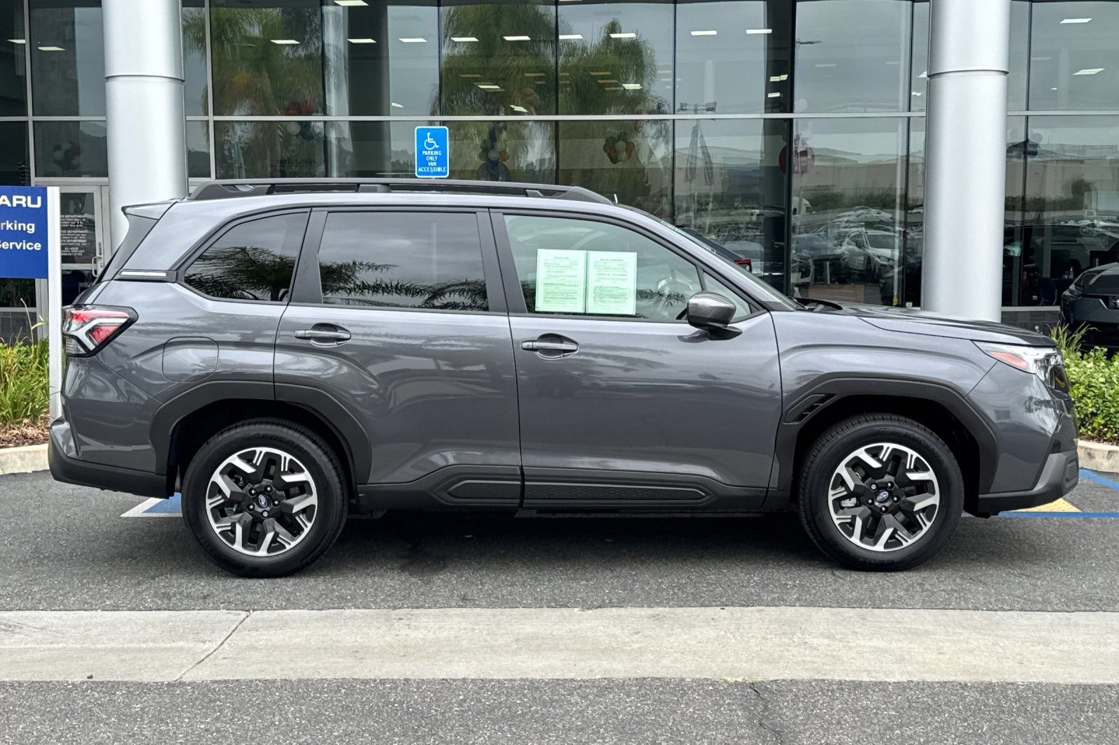 Certified 2025 Subaru Forester Premium AWD/4WD image 3