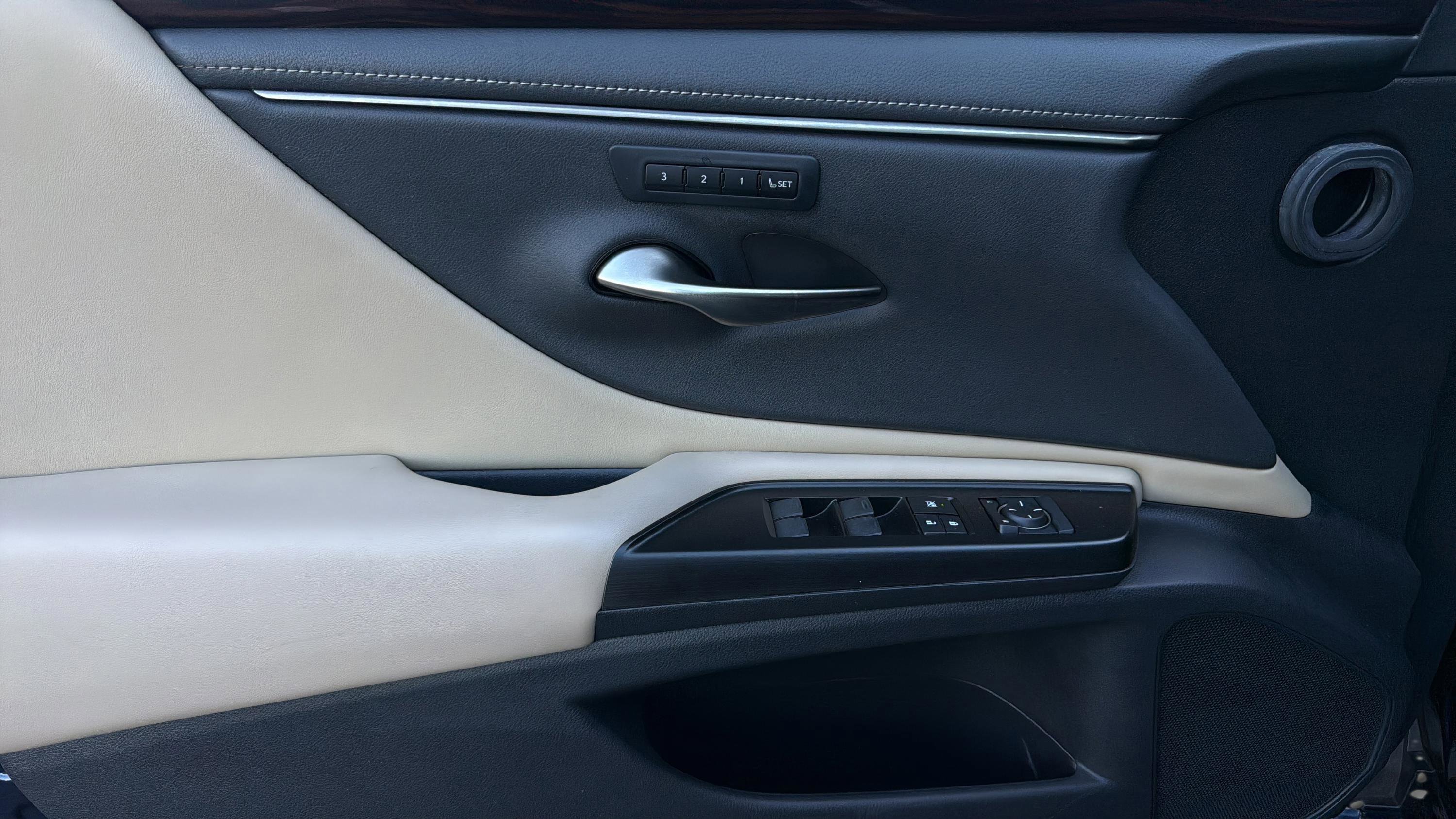 Used 2019 Lexus ES 350 image 48