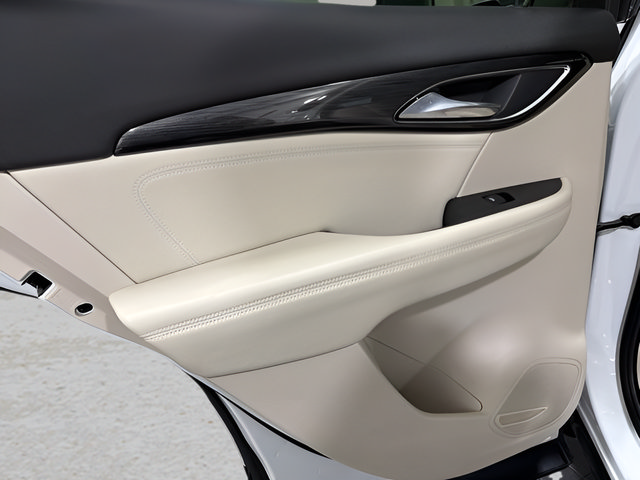 Used 2022 Buick Envision Essence w/ Technology Package I FWD image 25