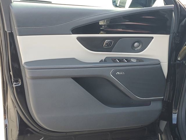 Certified 2024 Lincoln Nautilus Reserve w/ Equipment Group 202A image 9