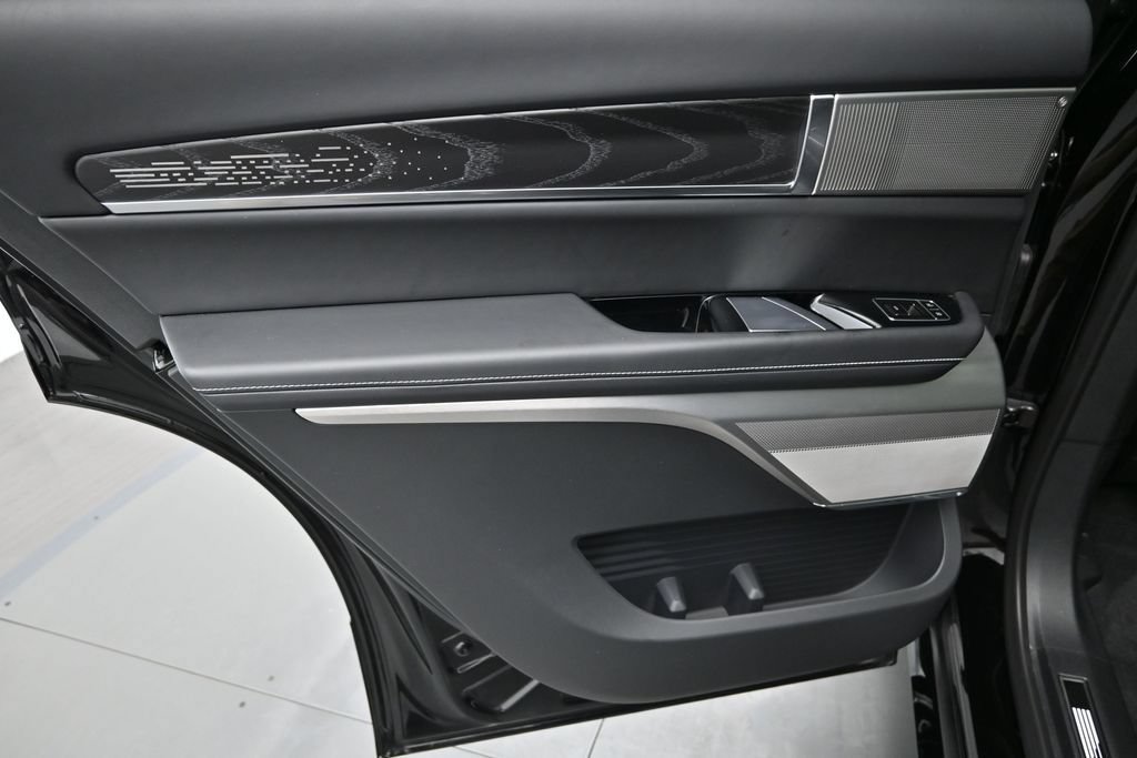 Certified 2026 Cadillac Vistiq Platinum w/ LPO, Floor Liner Package AWD/4WD image 23