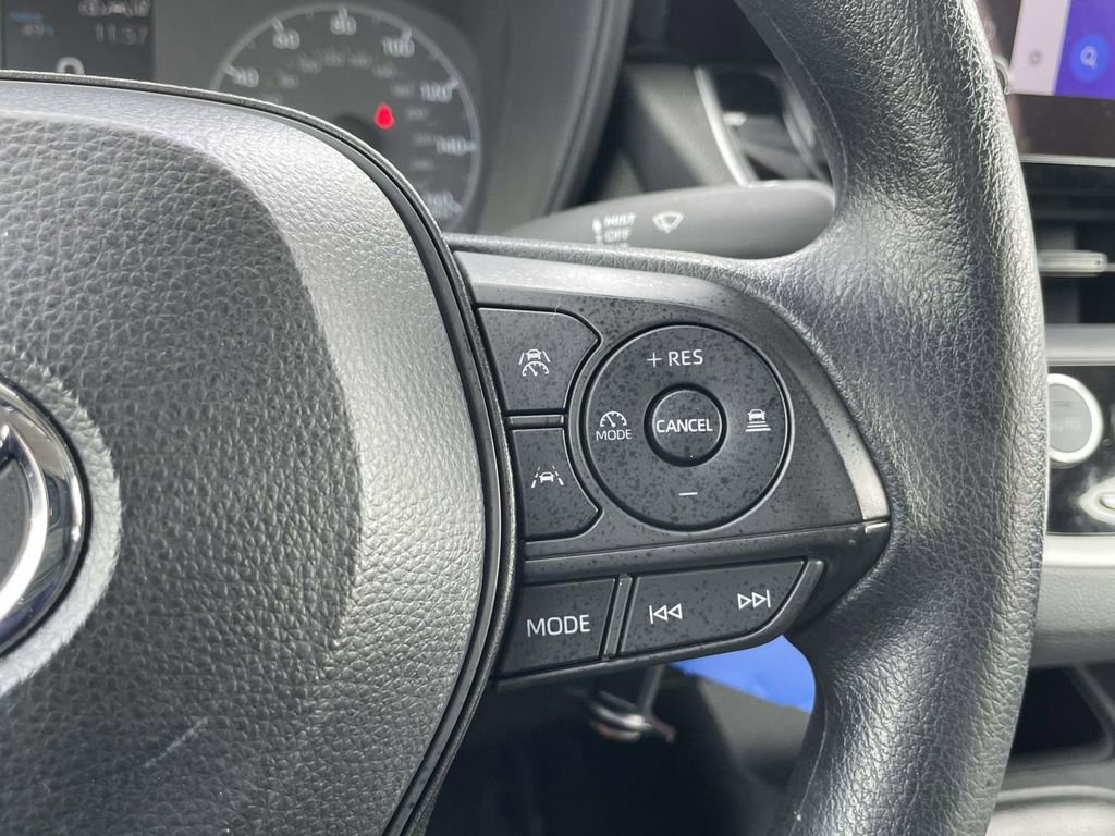 Used 2024 Toyota Corolla LE image 27