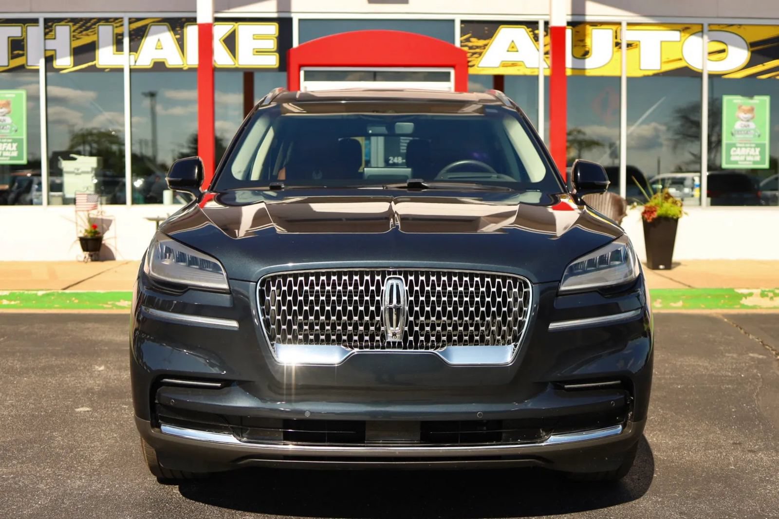 Used 2023 Lincoln Aviator Reserve w/ Equipment Group 201A AWD/4WD image 2