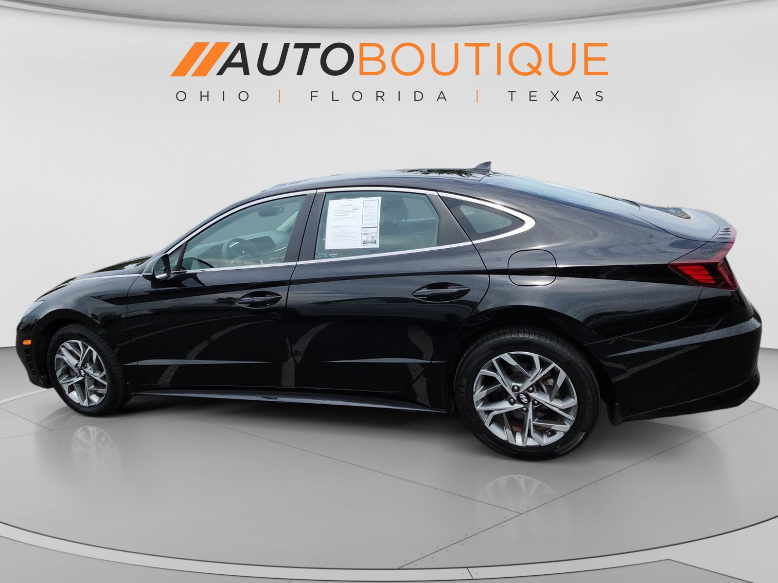 Used 2023 Hyundai Sonata SEL FWD image 2