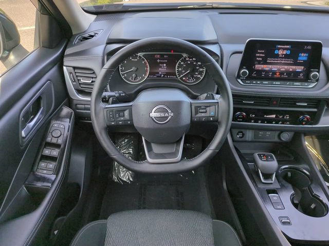 Used 2026 Nissan Rogue SV FWD image 16