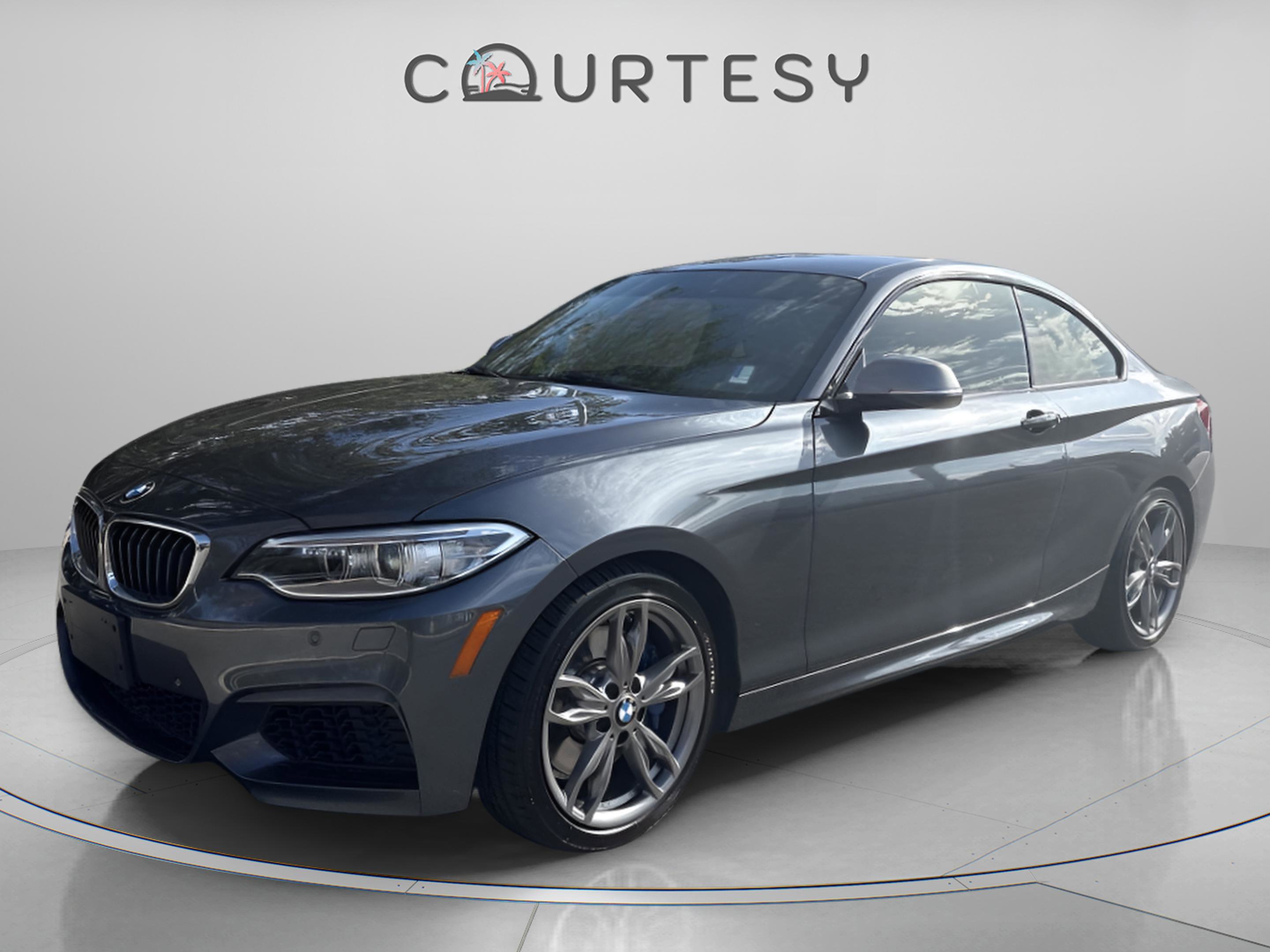 Used 2015 BMW M235i xDrive Coupe image 2