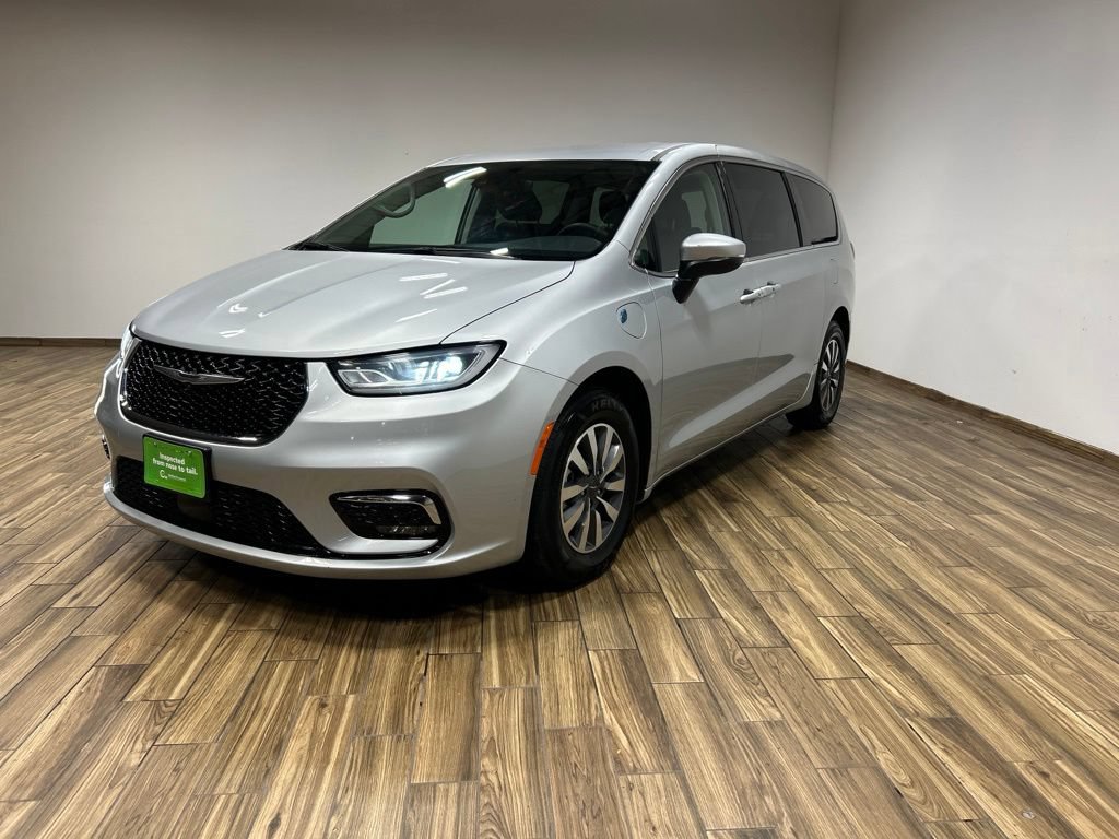 Certified 2023 Chrysler Pacifica Touring-L FWD image 32