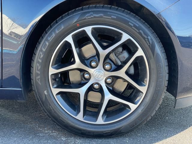 Used 2017 Buick Regal Sport Touring FWD image 17