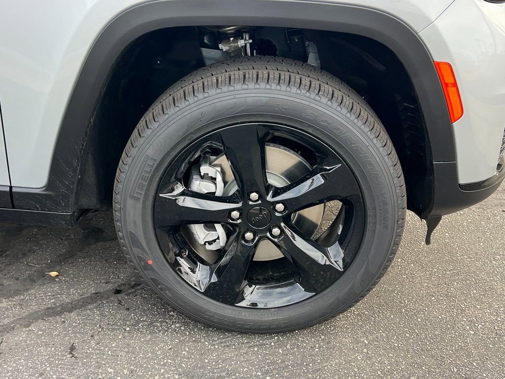 New 2025 Jeep Grand Cherokee L Limited w/ Black Appearance Package RWD image 11