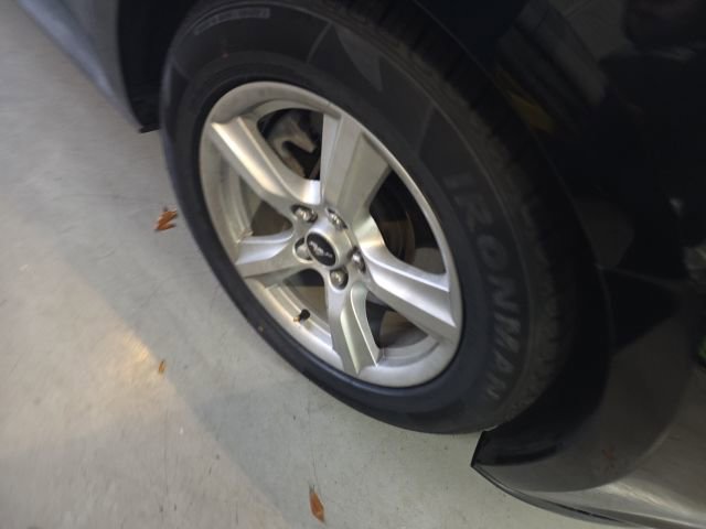 Used 2017 Ford Mustang Coupe image 2