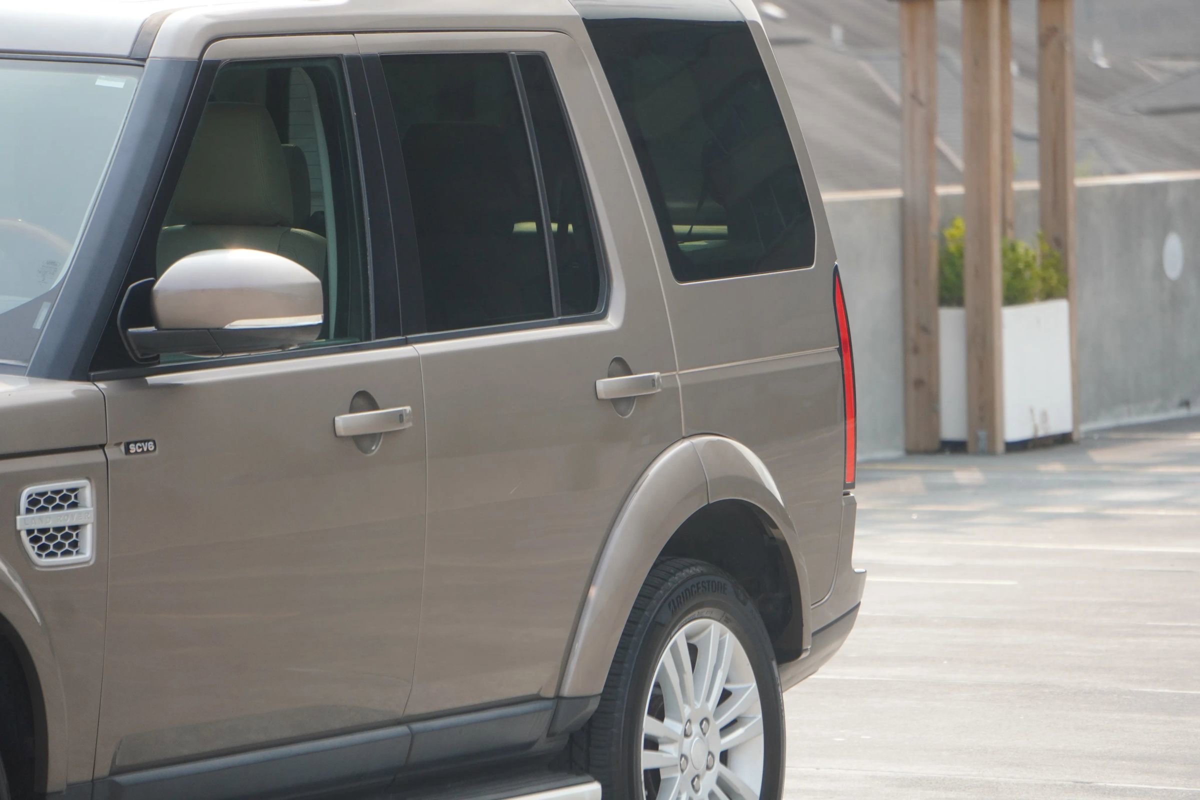 Used 2015 Land Rover LR4 HSE LUX image 40