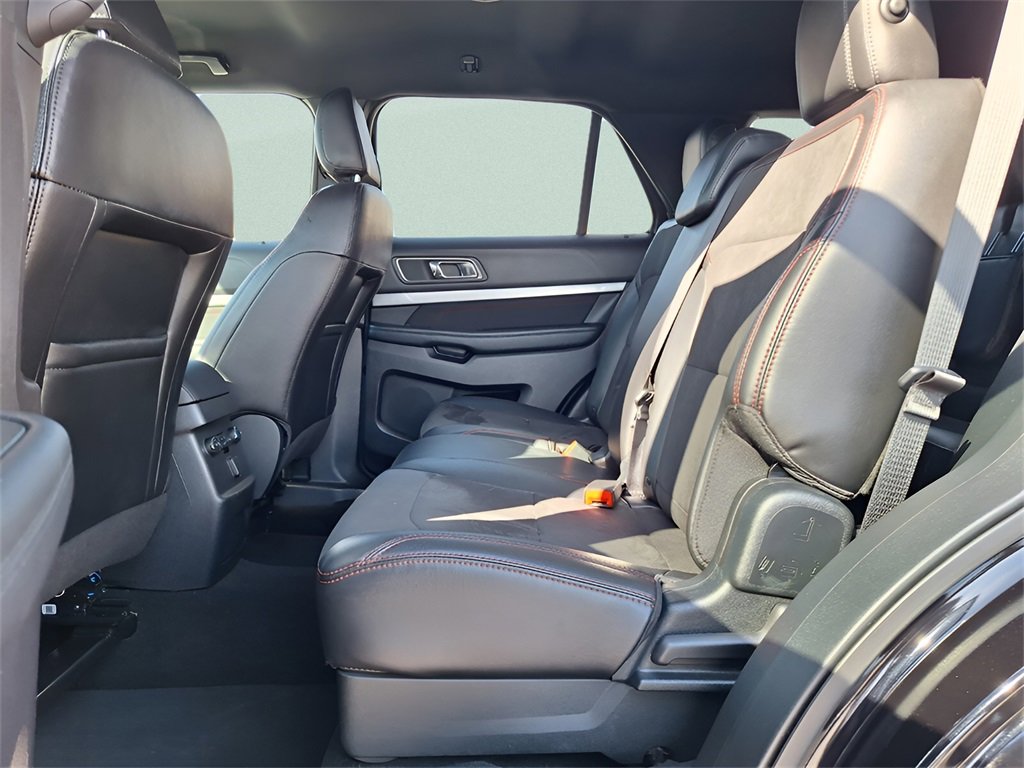 Used 2019 Ford Explorer XLT w/ Equipment Group 202A image 12