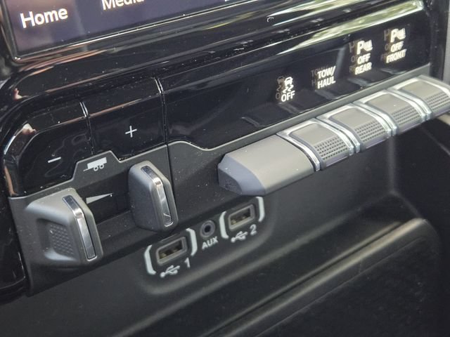 Used 2024 RAM 1500 Laramie AWD/4WD image 27