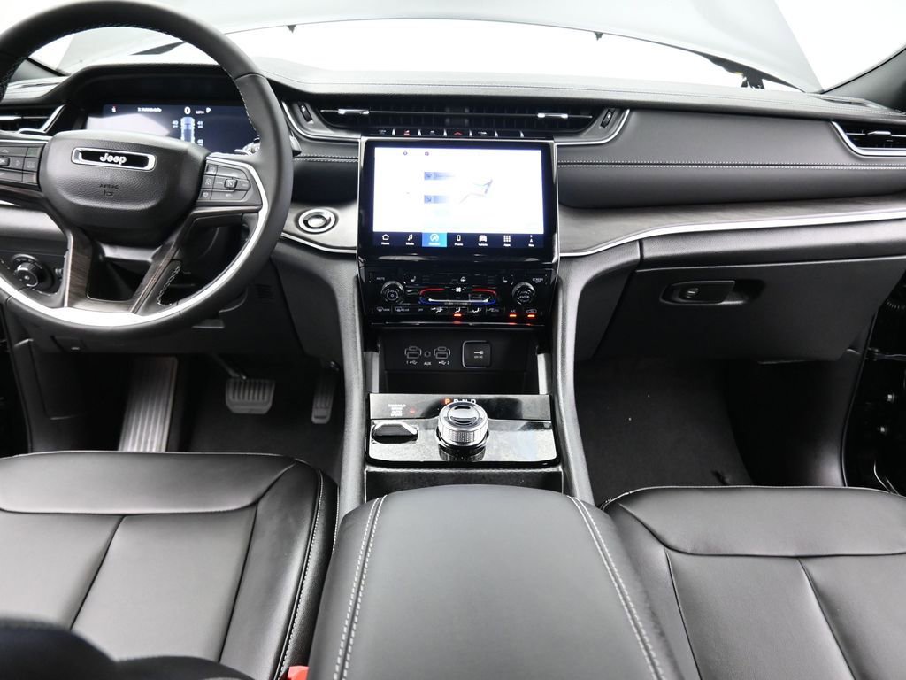 New 2025 Jeep Grand Cherokee Limited image 32