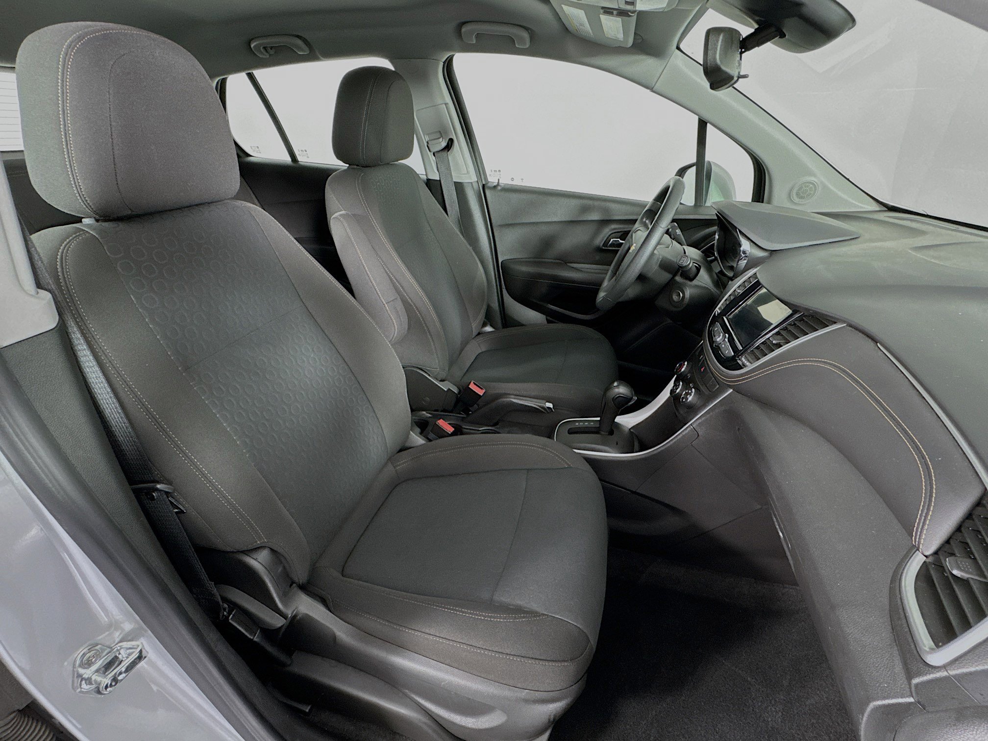 Used 2018 Chevrolet Trax LS image 25