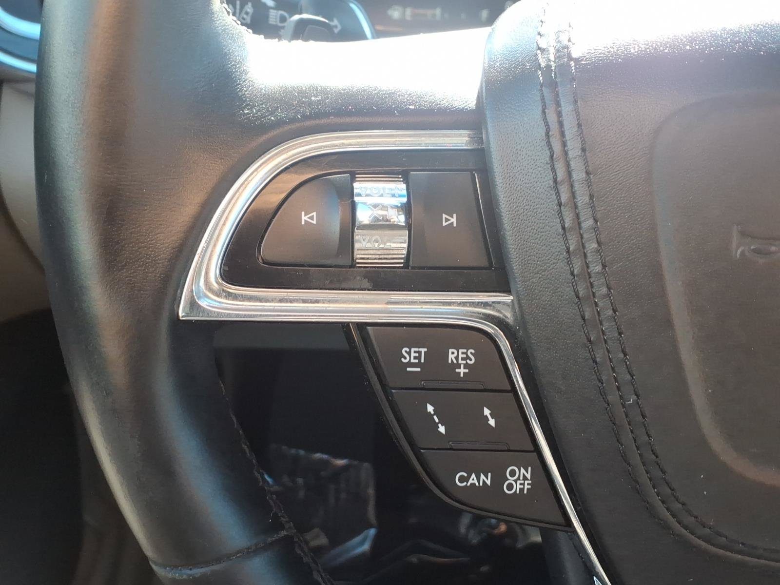 Used 2018 Lincoln Continental Reserve FWD image 13