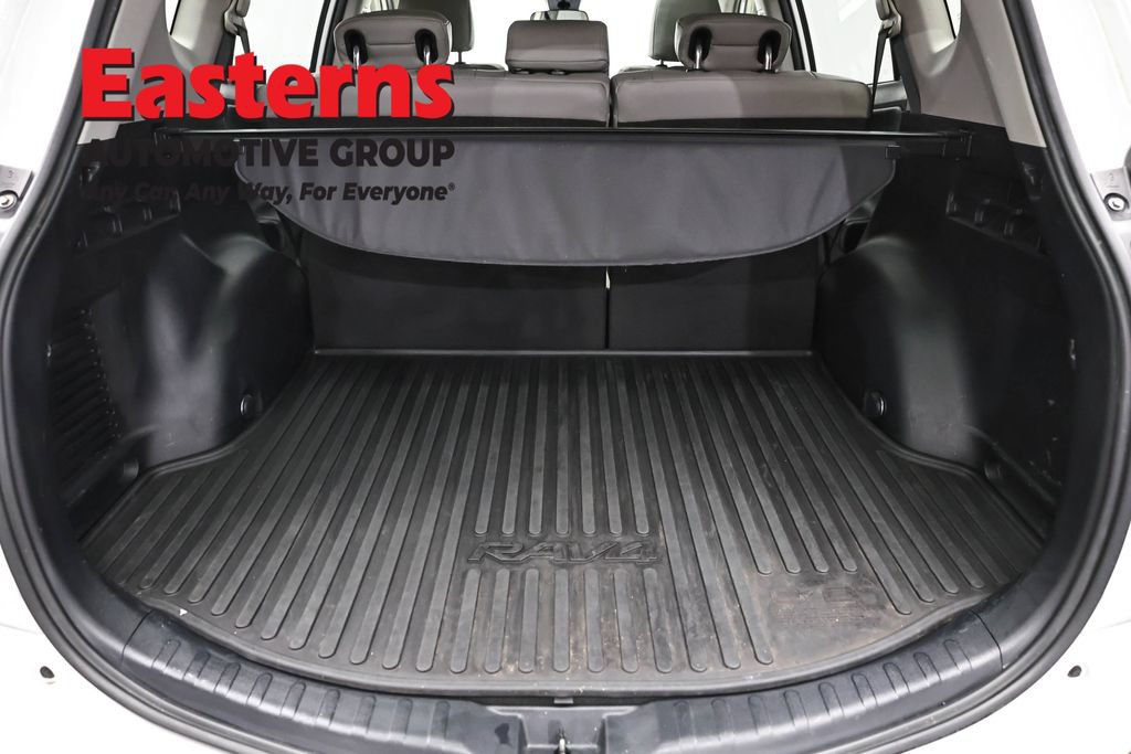 Used 2018 Toyota RAV4 XLE AWD/4WD image 9