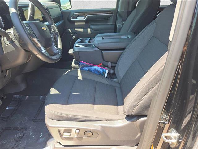 Used 2024 Chevrolet Silverado 1500 LT RWD image 16