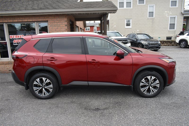 Used 2023 Nissan Rogue SV w/ SV Premium B Package AWD/4WD image 2