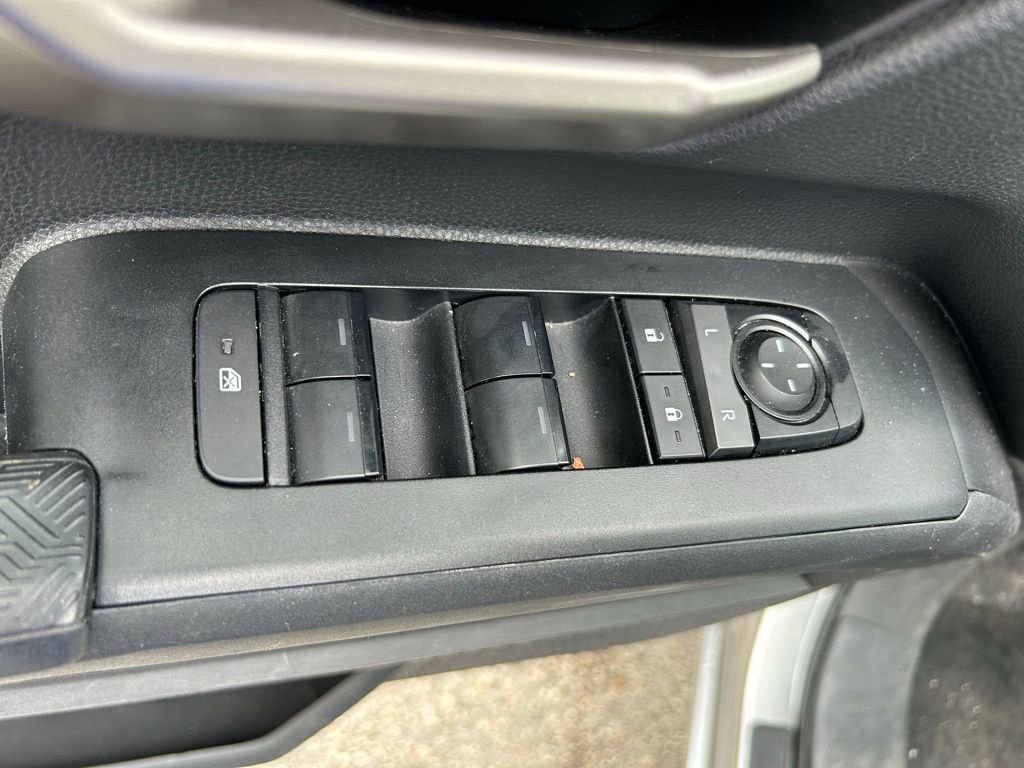 Used 2024 Toyota Tacoma TRD Off-Road AWD/4WD image 17