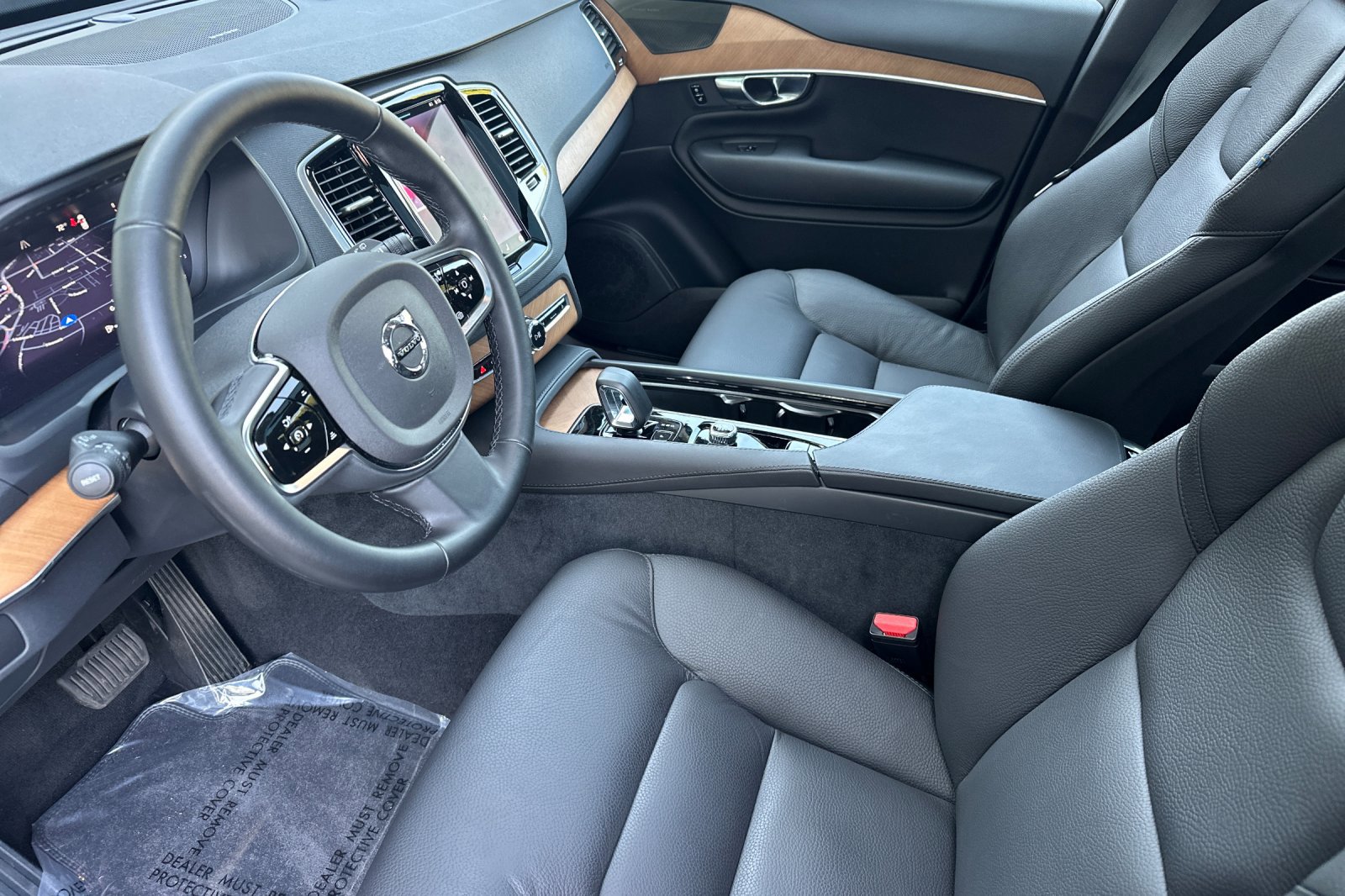 Used 2025 Volvo XC90 B6 Plus w/ Protection Package Premier image 10