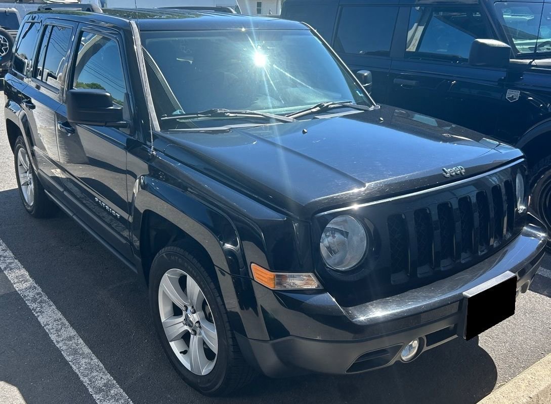 Used 2017 Jeep Patriot Latitude FWD image 1