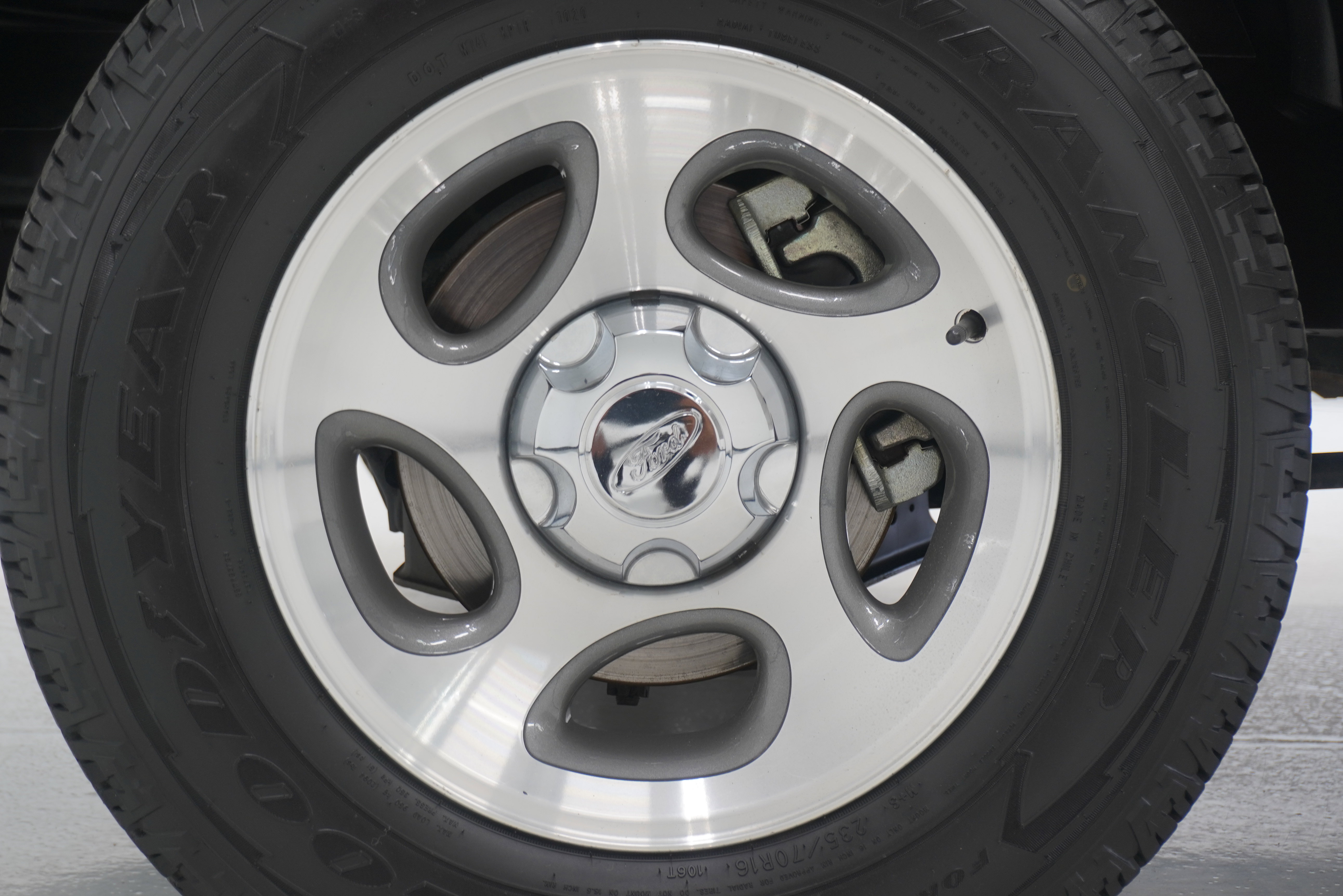 Used 2005 Ford Explorer Sport Trac Adrenalin RWD image 22