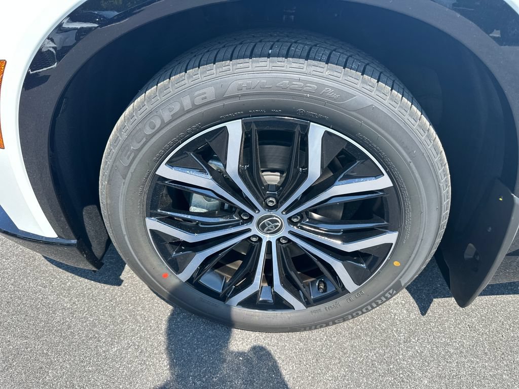 New 2026 Toyota Crown Signia AWD/4WD image 13