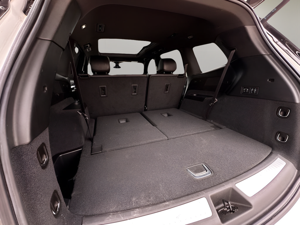 Used 2022 Cadillac XT6 Premium Luxury w/ Technology Package FWD image 24