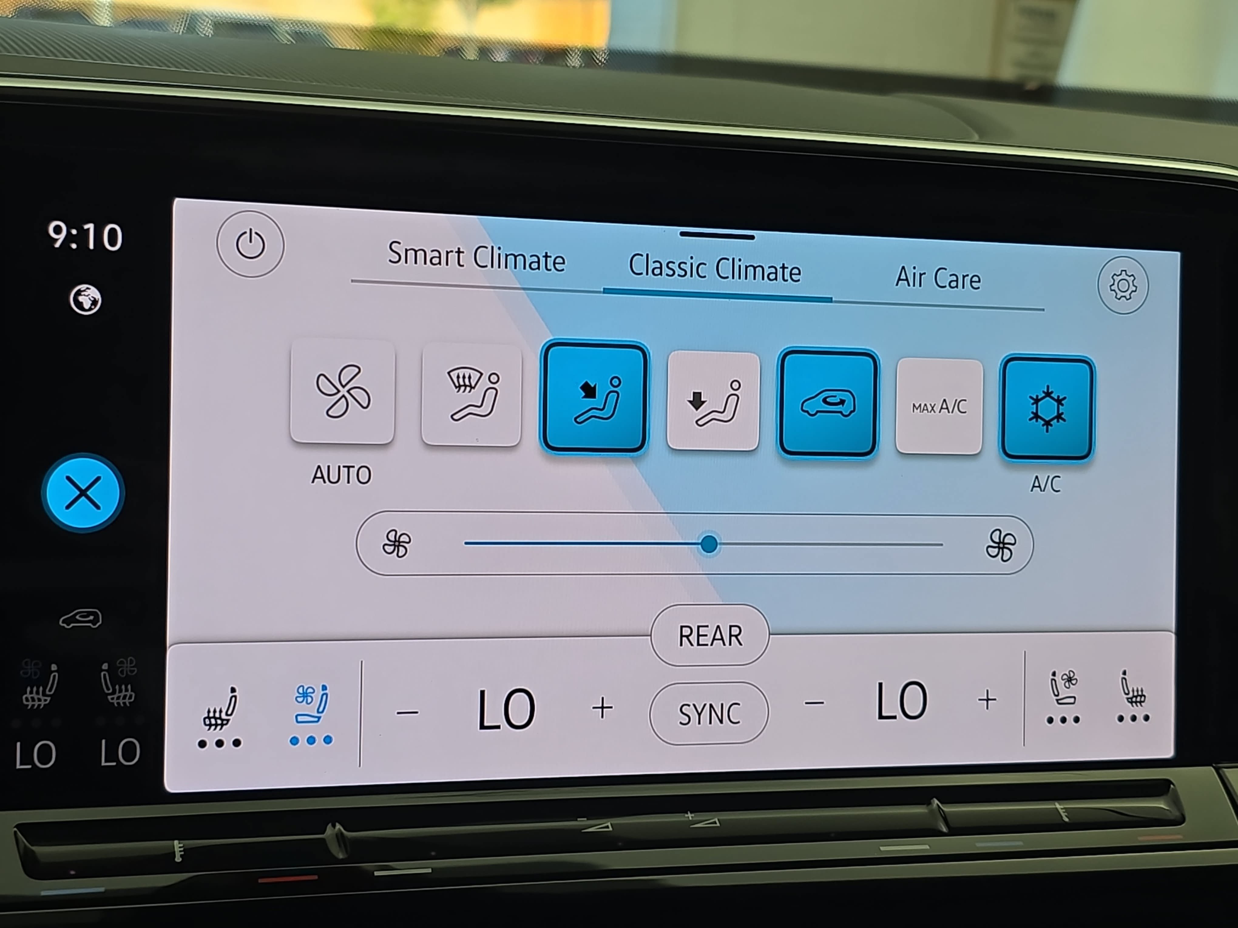 Certified 2024 Volkswagen Atlas SE AWD/4WD image 25