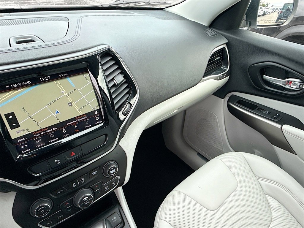 Used 2020 Jeep Cherokee Limited image 24