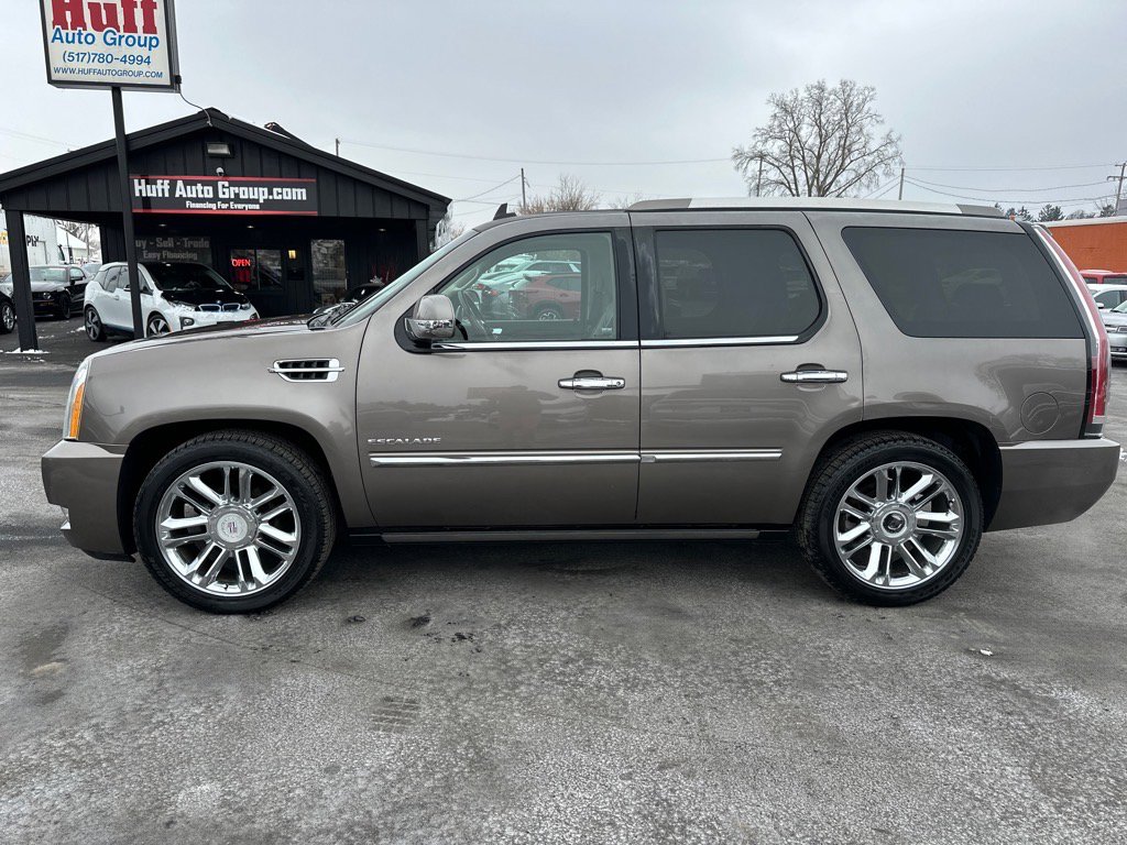 Used 2014 Cadillac Escalade Platinum image 2