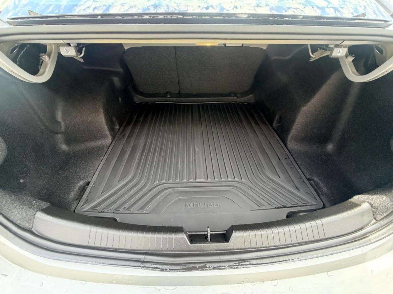 Used 2019 Chevrolet Malibu LT FWD image 7