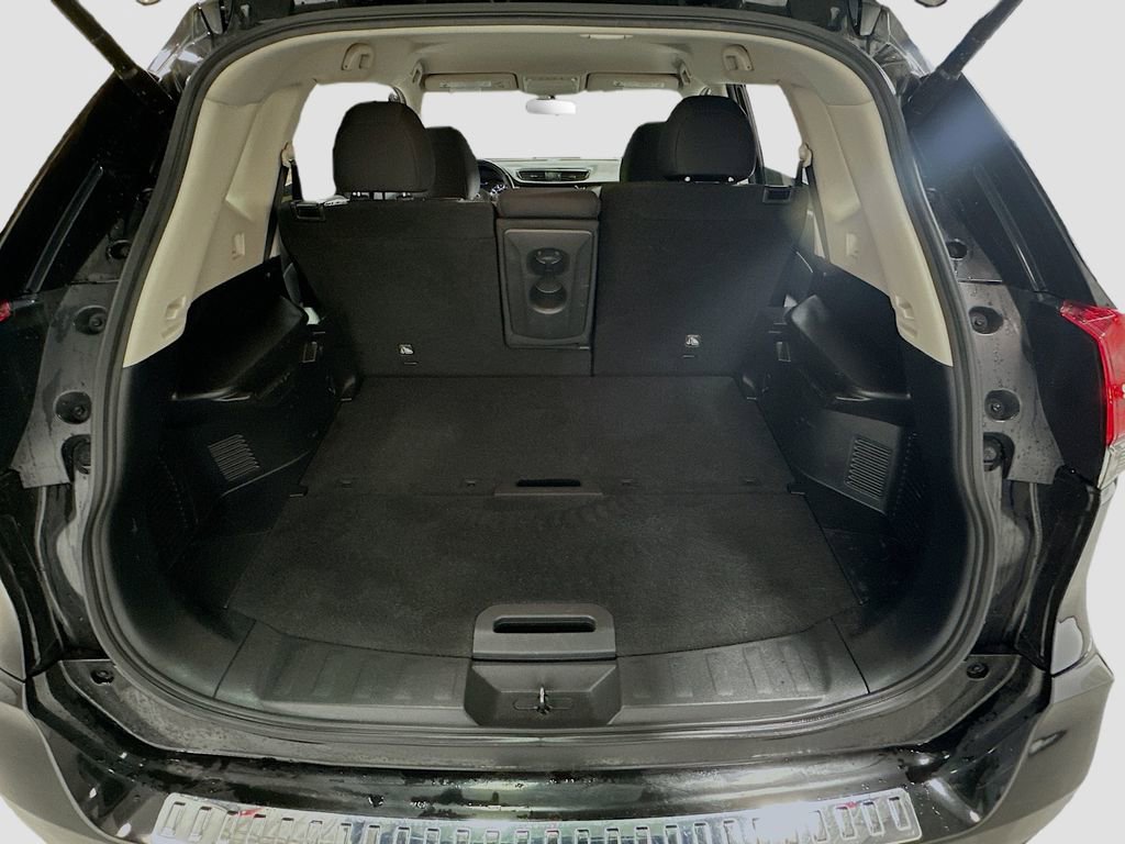 Used 2018 Nissan Rogue SV image 27