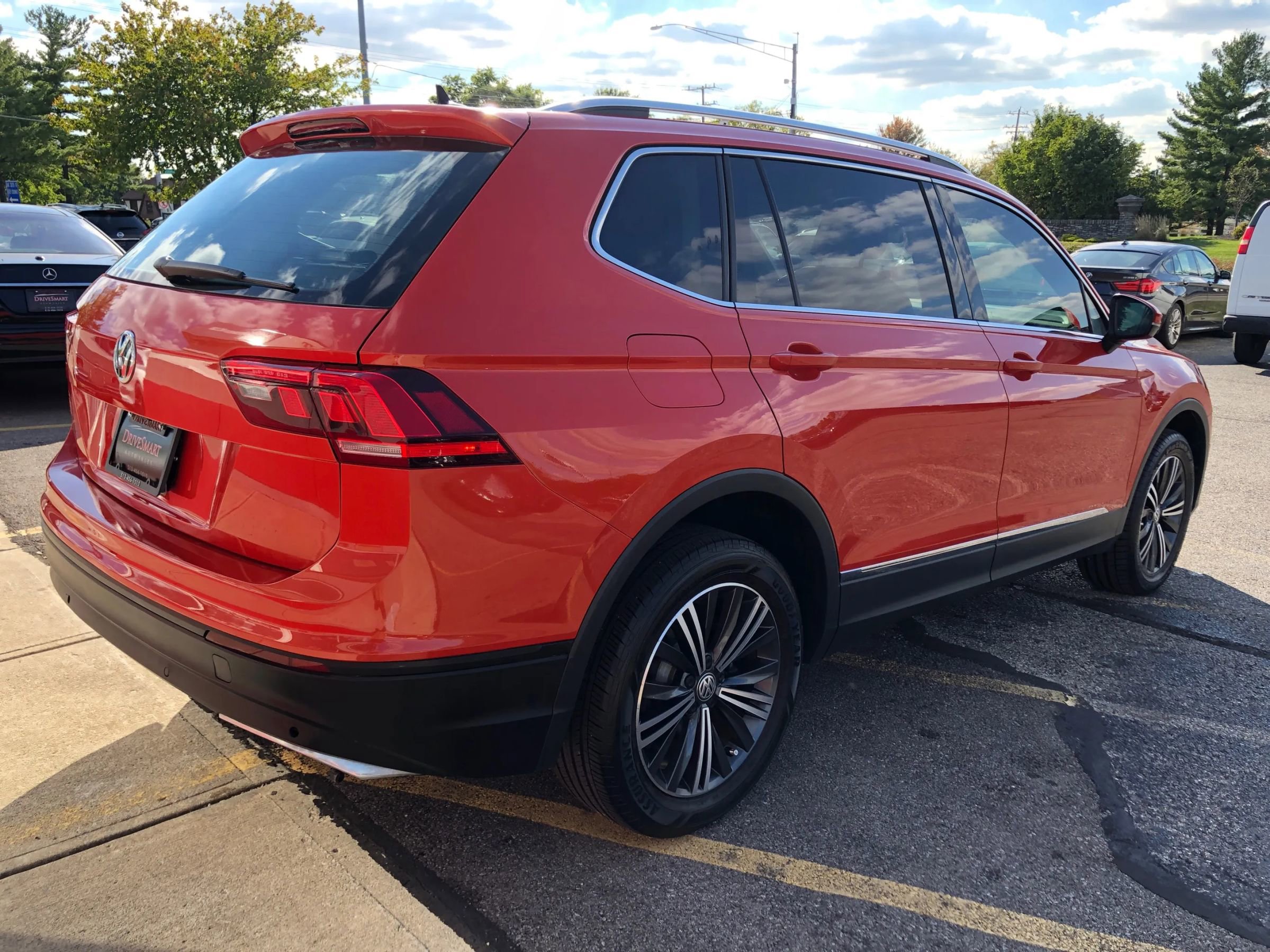 Used 2019 Volkswagen Tiguan SEL image 11