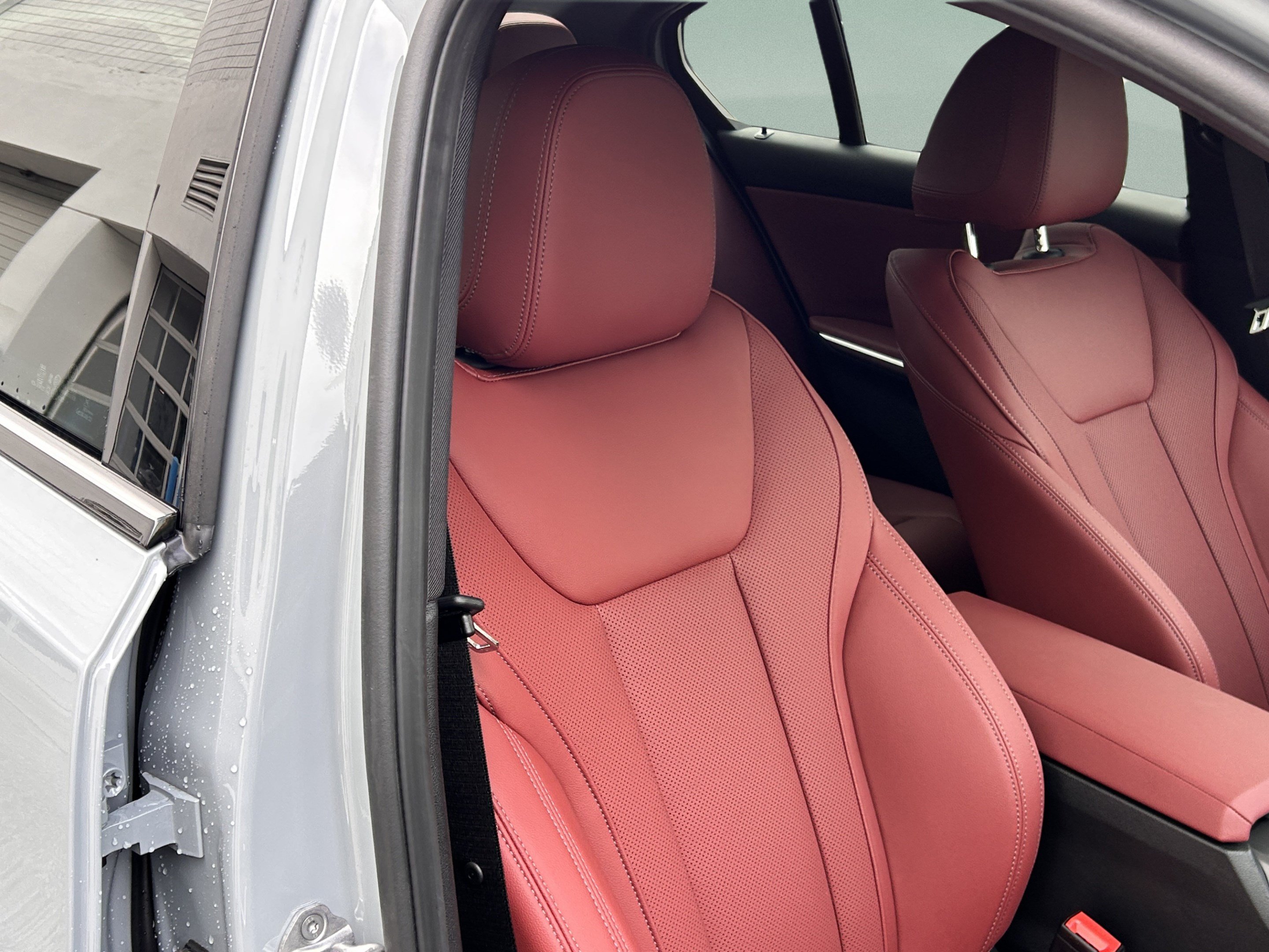 New 2026 BMW 330i Sedan RWD image 28